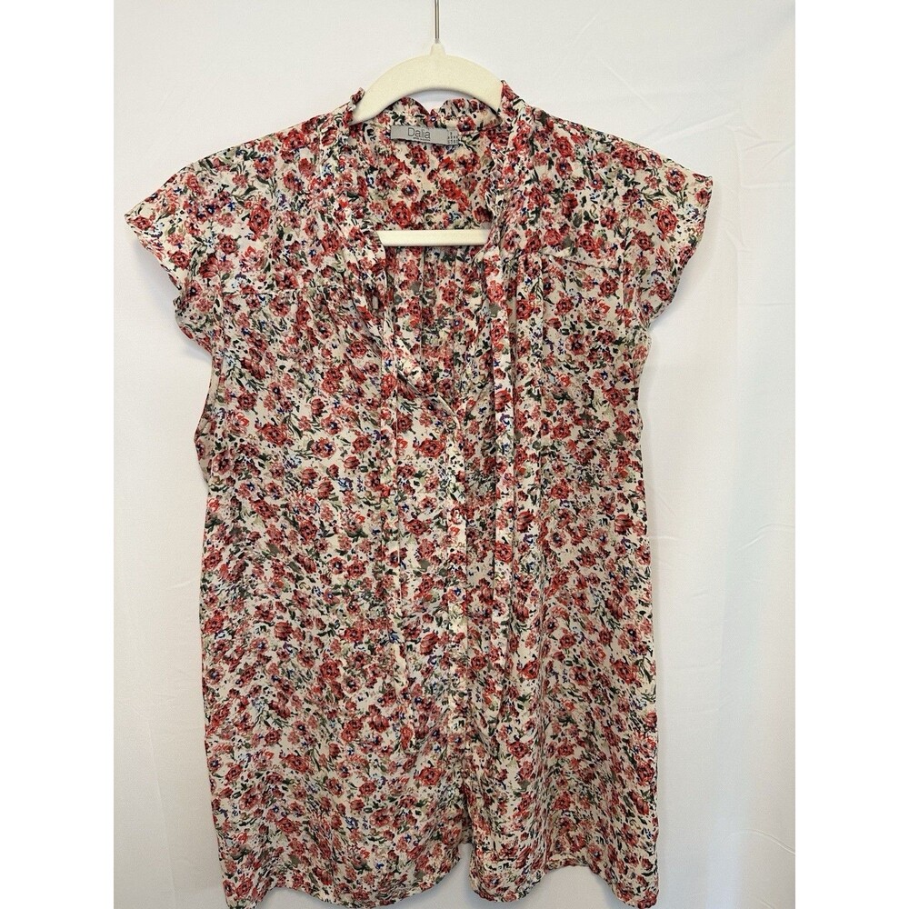 Dalia Floral Top Flutter Cap Sleeve, cottagecore, whimsy,‎ size M
